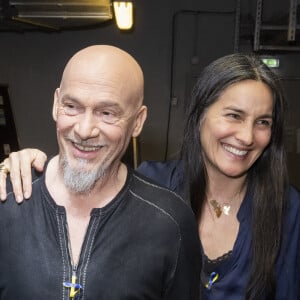 Cette maladie a d'ailleurs été surnommée "l'interrupteur" par le mari d'Azucena.
Exclusif - Florent Pagny et sa femme Azucena - Backstage de l'émission spéciale "Unis pour l'Ukraine" à la Maison de la Radio et de la Musique, diffusée en direct sur France 2 et présentée par Nagui et Leïla.Kaddour à Paris. © Cyril Moreau / Jack Tribeca / Bestimage