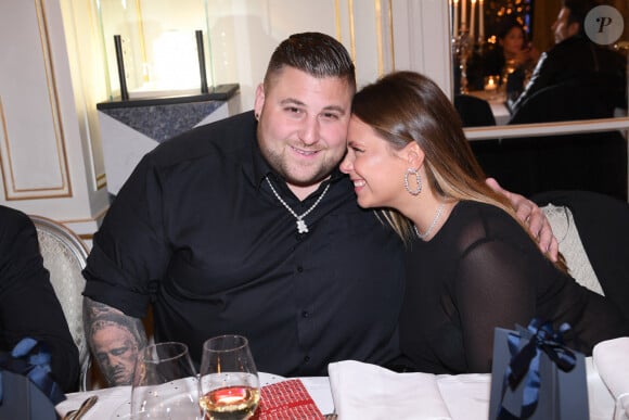 Nico Capone et Daniela Pinto attendent leur deuxième enfant
Exclusif - Nico et Daniela Capone - Dîner des 40 ans du bijoutier "APM Monaco" à l'hôtel Plaza Athénée à Paris, France, le 14 décembre 2022. © Rachid Bellak/Bestimage 