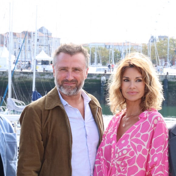 Dimitri Fouque, Samy Gharbi, Alexandre Brasseur, Ingrid Chauvin, Camille Genau et Catherine Benguigui au photocall de la série "Demain Nous Appartient" lors de la 25ème édition du Festival de la fiction de la Rochelle, France, le 16 septembre 2023. © Denis Guignebourg/BestImage