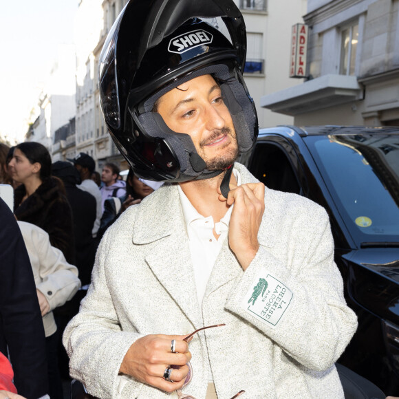 Pierre Niney au défilé Lacoste prêt à porter printemps / été 2025 lors de la fashion week à Paris le 1er octobre 2024. © Jeremy Melloul / Bestimage