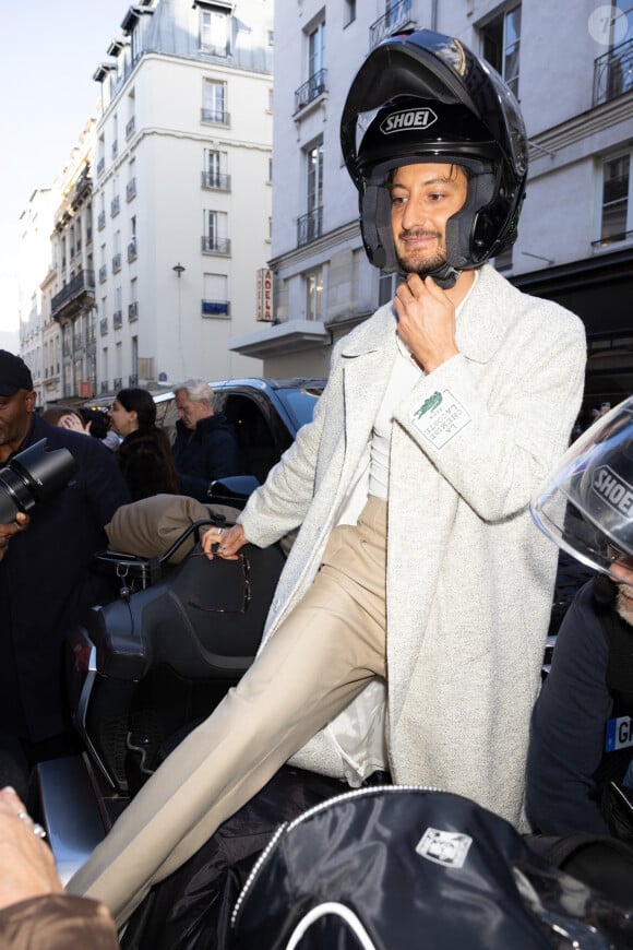 Pierre Niney au défilé Lacoste prêt à porter printemps / été 2025 lors de la fashion week à Paris le 1er octobre 2024. © Jeremy Melloul / Bestimage