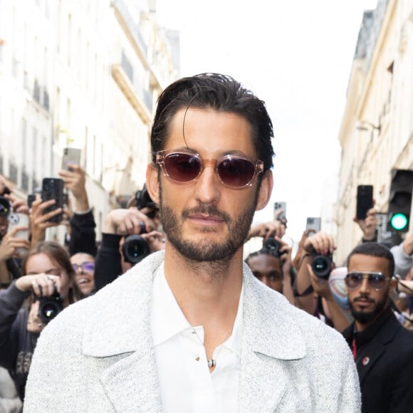 Pierre Niney au défilé Lacoste prêt à porter printemps / été 2025 lors de la fashion week à Paris le 1er octobre 2024. © Jeremy Melloul / Bestimage