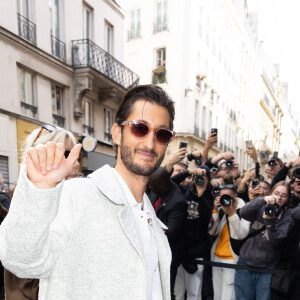 Pierre Niney au défilé Lacoste prêt à porter printemps / été 2025 lors de la fashion week à Paris le 1er octobre 2024. © Jeremy Melloul / Bestimage