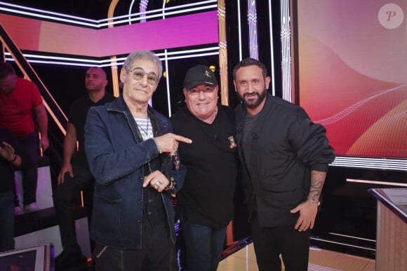 Exclusif - Gérard Lanvin, Fabien Onteniente, Cyril Hanouna, sur le plateau de de l’émission « TPMP » présentée par C.Hanouna et diffusée en direct sur C8, Paris, France, le 22 octobre 2024. © Jack Tribeca / Bestimage  Exclusive On the set of Touche pas à mon poste (TPMP) with G.Lanvin; broadcast live on C8 on october 22nd 2024 