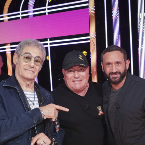 Exclusif - Gérard Lanvin, Fabien Onteniente, Cyril Hanouna, sur le plateau de de l’émission « TPMP » présentée par C.Hanouna et diffusée en direct sur C8, Paris, France, le 22 octobre 2024. © Jack Tribeca / Bestimage  Exclusive On the set of Touche pas à mon poste (TPMP) with G.Lanvin; broadcast live on C8 on october 22nd 2024 