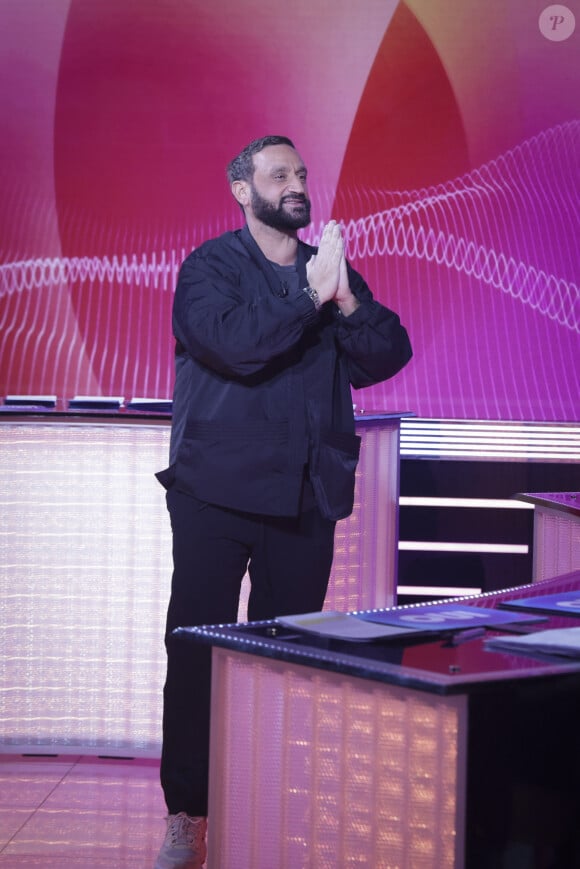 Exclusif - Cyril Hanouna, sur le plateau de de l’émission « TPMP » présentée par C.Hanouna et diffusée en direct sur C8, Paris, France, le 22 octobre 2024. © Jack Tribeca / Bestimage  Exclusive On the set of Touche pas à mon poste (TPMP) with G.Lanvin; broadcast live on C8 on october 22nd 2024 