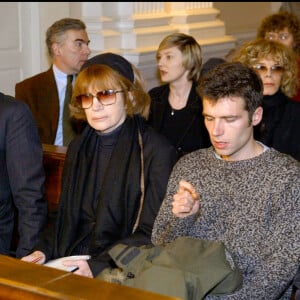 Puis, survient le drame de Vilnius, Marie meurt sous les coups de Bertrand Cantat.Nadine, Marie et Jean-Louis Trintignant en 1987.