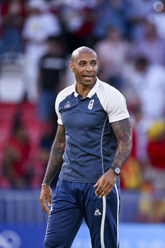 Thierry Henry lors de la finale qui oppose la France à l’Espagne (3-5) pour les Jeux Olympiques au Parc des Princes à Paris, le 9 aout 2024. © Jacovides-Perusseau / Bestimage