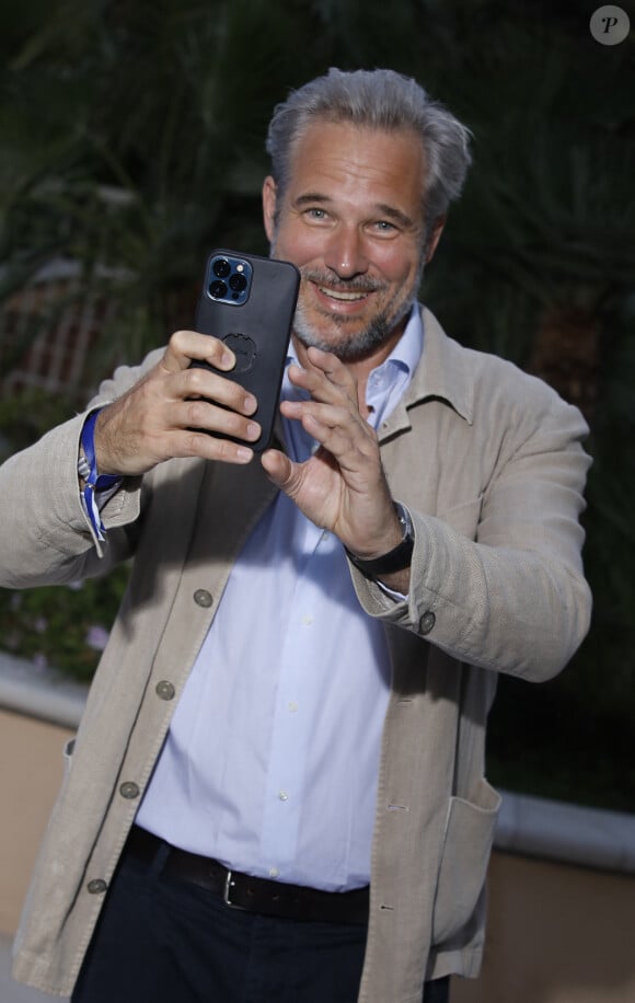 Fabrice Deville sur le tapis bleu du photocall de la soirée du 62ème Festival de Télévision de Monte-Carlo, à Monaco, le 17 juin 2023. © Denis Guignebourg/BestImage 