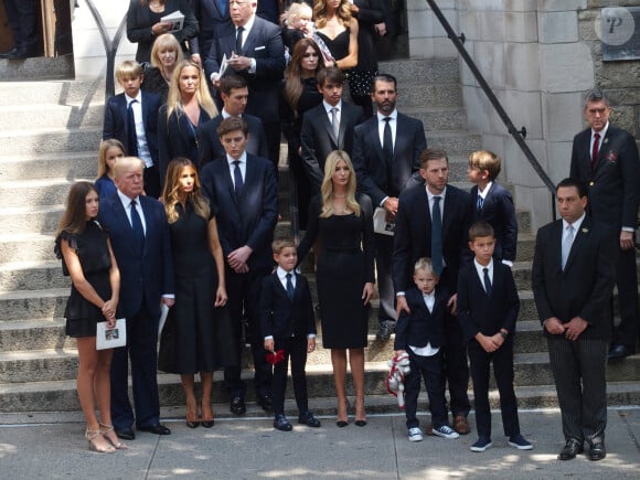 Donald Trump et sa femme Melania, Barron Trump, Vanessa Trump, Jared Kushner, Kimberly Guilfoyle, Donald Trump Jr, Ivanka Trump, Eric Trump, et leurs enfants - Obsèques de Ivana Trump en l'église St Vincent Ferrer à New York. Le 20 juillet 2022 © Bruce Cotler / Zuma Press / Bestimage