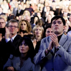 Tout comme son petit frère Alain-Fabien Delon
Exclusif - Alain-Fabien Delon lors de la soirée hommage Ciné-concert symphonique "Alain Delon, le dernier Samouraï" au palais des congrès à Paris le 8 novembre 2024 le jour de son anniversaire. Pour cette soirée, le chef d'orchestre Vahan Mardirossian a dirigé l'orchestre symphonique de Douai. © Jacovides / Moreau / Bestimage 