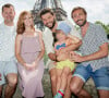 Christophe Beaugrand et son mari Ghislain ont fait appel à une mère porteuse
Exclusif - Christophe Beaugrand et son mari Ghislain ont invité à Paris Whitney, la mère porteuse de leur fils Valentin, et son mari Jacob pour une semaine en famille dans la capitale. Whitney et Jacob vivent dans une petite ville près de Las Vegas. Le 21 juin 2023. © Cyril Moreau / Bestimage