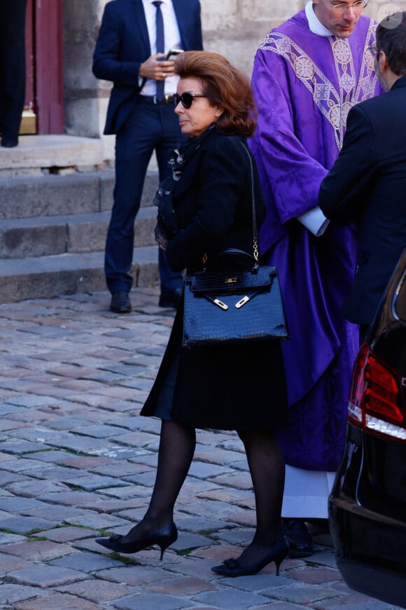 Dominique Tapie (sa veuve) - Arrivées à la messe funéraire en hommage à Bernard Tapie en l'église Saint-Germain-des-Prés à Paris. Le 6 octobre 2021 © Jacovides-Moreau / Bestimage 