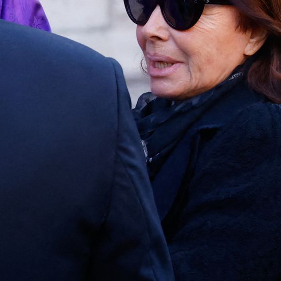 Dominique Tapie (sa veuve) - Arrivées à la messe funéraire en hommage à Bernard Tapie en l'église Saint-Germain-des-Prés à Paris. Le 6 octobre 2021 © Jacovides-Moreau / Bestimage