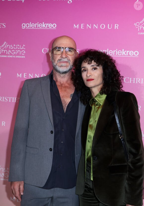 Il a honoré la mémoire de Rachid Makhloufi, une réaction soutenue par sa femme Rachida Brakni 
Eric Cantona et sa femme Rachida Brakni lors de la soirée de gala "Heroes for Imagine" qui a permis de récolter dix millions d'euros au profit de la recherche contre les maladies génétiques à Paris le 23 septembre 2024.© Dominique Jacovides / Bestimage