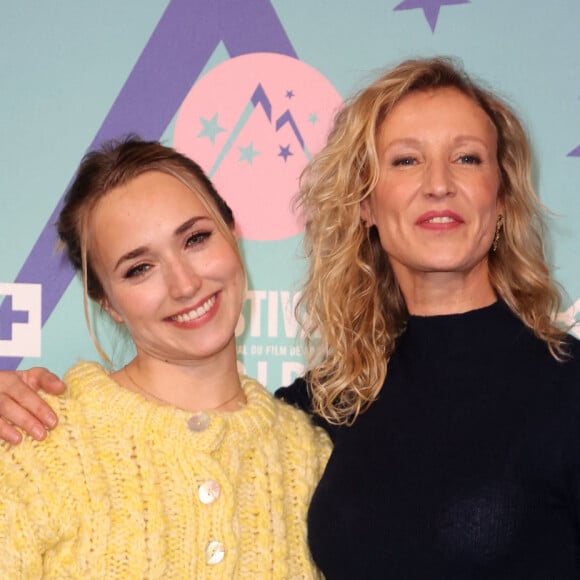 Alexandra Lamy, Chloé Jouannet, Audrey Lamy - 27ème Festival International du Film de Comédie de l'Alpe d'Huez le 17 janvier 2024. © Dominique Jacovides/Bestimage