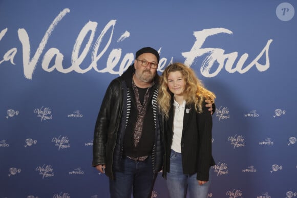 Xavier Beauvois et sa fille Madeleine lors de l'avant-première du film "La vallée des fous" au Pathé Wepler à Paris le 12 novembre 2024. © Jack Tribeca / Bestimage 