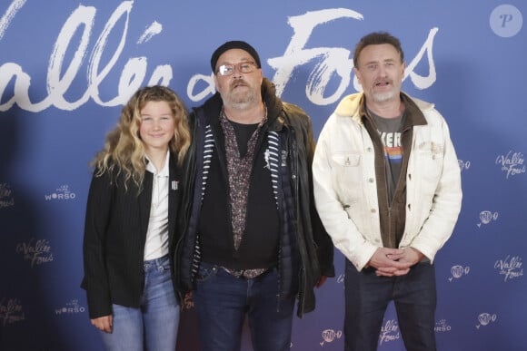 Xavier Beauvois avec sa fille Madeleine et Jean-Paul Rouve lors de l'avant-première du film "La vallée des fous" au Pathé Wepler à Paris le 12 novembre 2024. © Jack Tribeca / Bestimage 