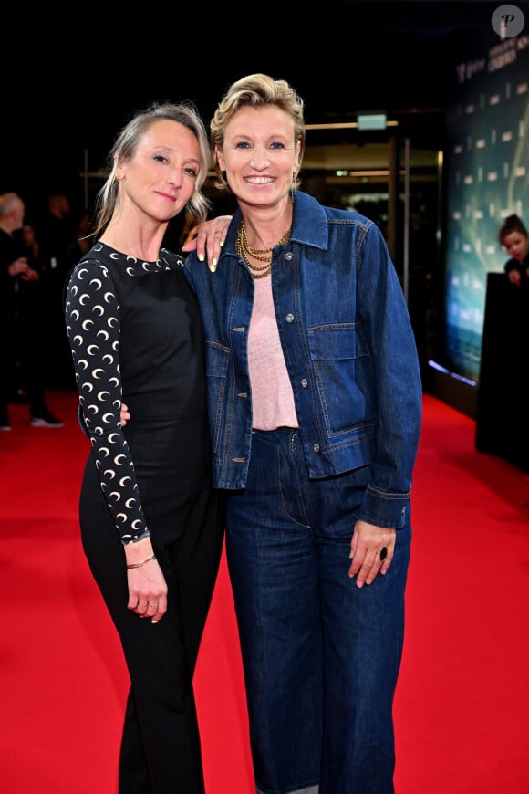 Audrey Lamy, pour le film En Tongs au pied de l'Himalaya, et sa soeur Alexandra Lamy pour le film Louise Violet. - 6ème édition du festival Cinéroman à Nice le 1er octobre 2024. © Dominique Jacovides - Bruno Bebert / Bestimage