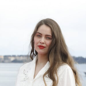 Ils ne les dévoilent pas souvent mais ont fait une exception
Marie-Ange Casta - Photocall de la série "Visions" lors de la 5ème saison du festival International des Séries "Canneseries" à Cannes, France, le 3 avril 2022. © Denis Guignebourg/Bestimage 