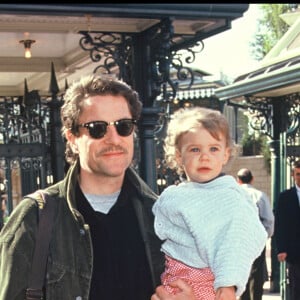 Francis Cabrel et sa fille Manon, à l'inauguration de Disneyland Paris en 1992.