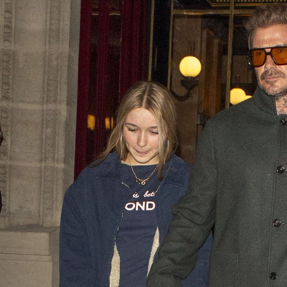 David and Victoria Beckham à Paris avec Harper Seven, Cruz Beckham et sa copine Jackie Apostel pendant la Fashion Week.