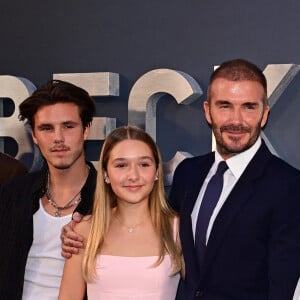 David Beckham et sa famille à l'avant-première du documentaire Beckhamà Londres.