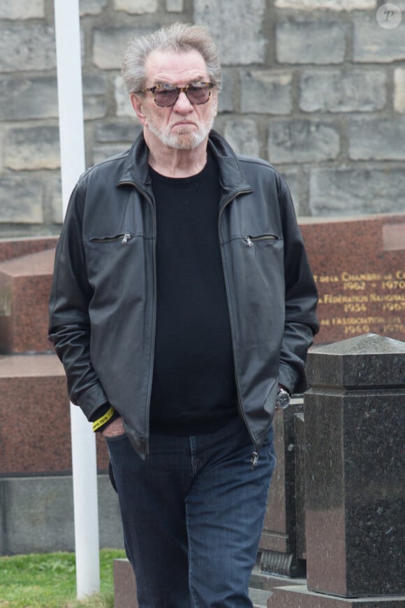 Eddy Mitchell lors des obseques de Veronique Colucci au cimetiere de Montrouge, Paris, France.