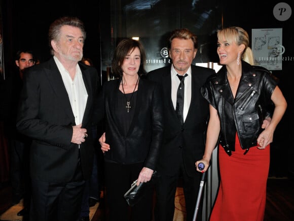 Le duo était inséparable depuis les années 60...
Muriel Bailleul, Eddy Mitchell , Johnny Hallyday, Laeticia Hallyday assistant à 'Salaud On T'Aime' After Party au Cinéma L'Elysee Biarritz présenté par Benjamin Patou, président du Moma Group à Paris, France le 31 mars 2014.