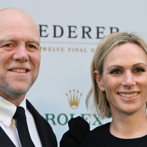 Ils ont cependant su utiliser leur statut pour amasser une petite fortune au fil des années
Mike Tindall et Zara Tindall.