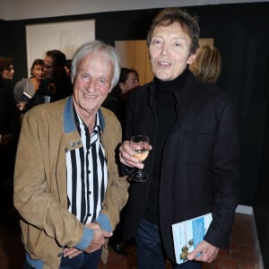 Dave fait partie des invités du nouvel épisode d'"Un dimanche à la campagne" sur France 2
Dave et Patrick Loiseau assistent au lancement du livre 'DreamLand' de Martine Couralet-Laing à Paris, France. Photo par Jerome Dominé/ABACAPRESS.COM