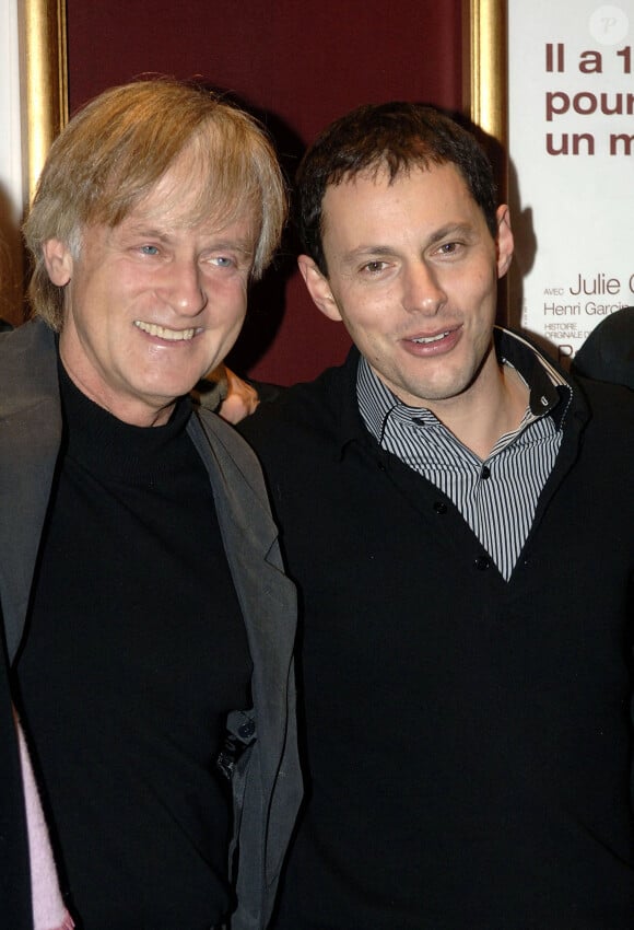 Dave et Marc-Olivier Fogiel arrivent à la première française du nouveau film de Patrice Leconte 'Mon Meilleur Ami' à Paris, France, le 11 décembre 2006. Photo par Giancarlo Gorassini/ABACAPRESS.COM