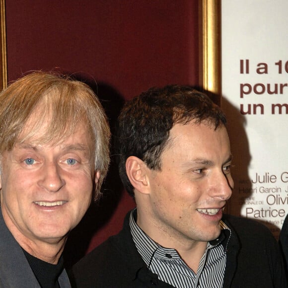 Dave et Marc-Olivier Fogiel arrivent à la première française du nouveau film de Patrice Leconte 'Mon Meilleur Ami' à Paris, France, le 11 décembre 2006. Photo par Giancarlo Gorassini/ABACAPRESS.COM