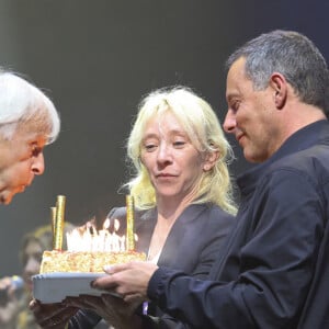 Dave, Sylvie Testud et Marc Olivier Fogiel - Dave célèbre son 80ème anniversaire sur la scène de Grand Rex à Paris le 21 mai 2024. Dave a enthousiasmé le public durant plus de deux heures, pour son concert anniversaire. © Coadic Guirec/Bestimage