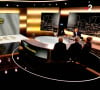 Thierry Lhermitte, Gérard Jugnot et Marie-Anne Chazel sur le plateau de "20h30 Le Dimanche" face à Laurent Delahousse.