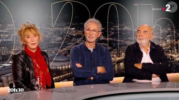 Thierry Lhermitte, Gérard Jugnot et Marie-Anne Chazel sur le plateau de "20h30 Le Dimanche" face à Laurent Delahousse.