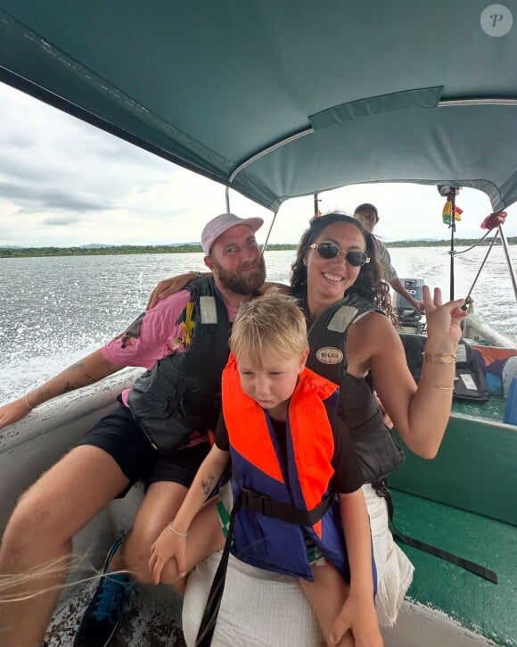 Elle est désormais coach, thérapeuthe et... maman !Louise Chabat avec son chéri Julien et leur fils Néo sur son Instagram