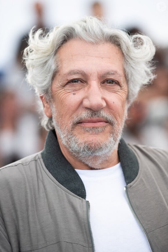 Alain Chabat assiste au photocall de L'Amour Ouf dans le cadre du 77e Festival international du film de Cannes à Cannes, France, le 24 mai 2024. Photo par Aurore Marechal/ABACAPRESS.COM