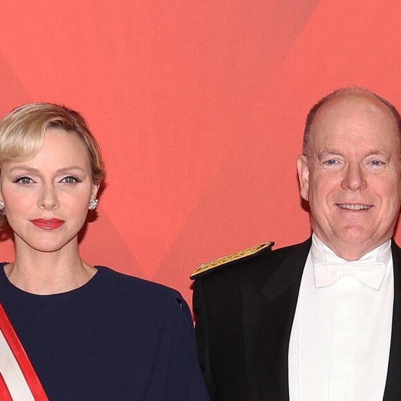 Le prince Albert II de Monaco et la princesse Charlene durant la traditionnelle soirée de la Fête Nationale Monégasque au Grimaldi Forum à Monaco, le 19 novembre 2024. La Famille Princière et leurs convives ont assisté à un opéra en 4 actes "La Bohême". © JC VINAJ / Pool Monaco / Bestimage