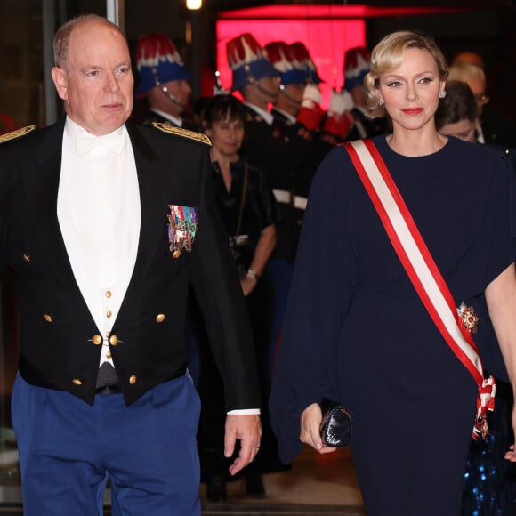 Le prince Albert II de Monaco et la princesse Charlene durant la traditionnelle soirée de la Fête Nationale Monégasque au Grimaldi Forum à Monaco, le 19 novembre 2024. La Famille Princière et leurs convives ont assisté à un opéra en 4 actes "La Bohême". © JC VINAJ / Pool Monaco / Bestimage