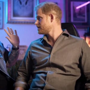 Le prince Harry, duc de Sussex, se fait tatouer dans le cou par Jelly Roll en échange de sa venue aux Invictus Games 2025