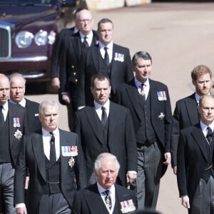 Le prince Charles, prince de Galles, le prince Andrew, duc d'York, le prince William, duc de Cambridge, David Armstrong-Jones, comte de Snowdon, Peter Phillips, la princesse Anne, le prince Edward, comte de Wessex, le prince Harry, duc de Sussex, Sir Timothy Laurence - Arrivées aux funérailles du prince Philip, duc d'Edimbourg à la chapelle Saint-Georges du château de Windsor, Royaume Uni, le 17 avril 2021. 