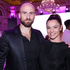 Denitsa Ikonomova et François Alu sont sur un petit nuage
Denitsa Ikonomova (enceinte) et son compagnon François Alu - Photocall du 5ème gala de charité de l'association "Les Bonnes Fées" à l'occasion de la campagne mondiale "Octobre Rose" à l'hôtel Peninsula, Paris. A l'occasion de la campagne mondiale "Octobre Rose", l'hôtel Peninsula Paris lance son programme caritatif "Peninsula in Pink", dont les bénéfices de 254 400 Euros seront reversés à l'association "Les Bonnes Fées". © Rachid Bellak/Bestimage  No Web - Belgique et Suisse