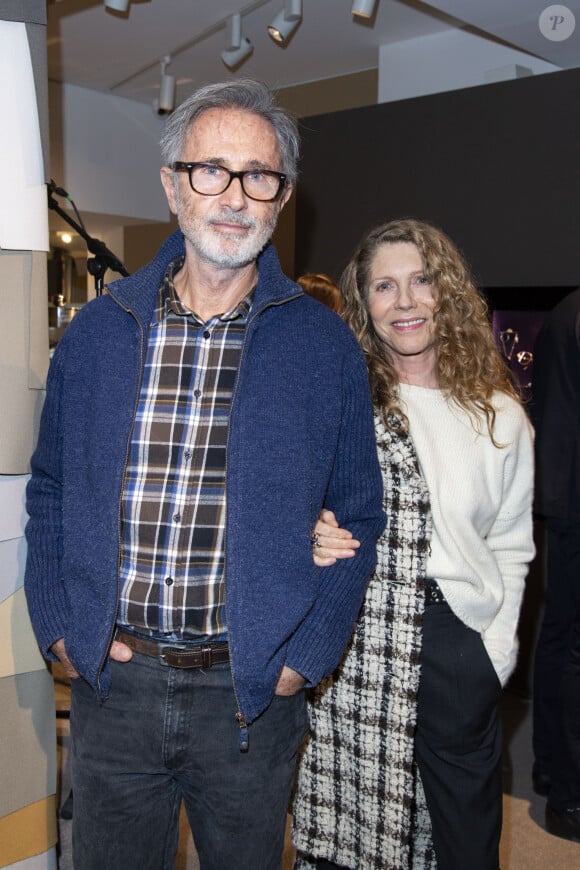 Ses enfant éprouvent un désintérêt pour les études comme il l'a révélé à nos confrères.

 
Exclusif - Thierry Lhermitte et sa femme Hélène - Soirée privée pour le lancement de la collaboration de la marque Nathalie Blanc avec Lorenz Bäumer à Paris le 28 novembre 2019. © Pierre Perusseau/Bestimage 