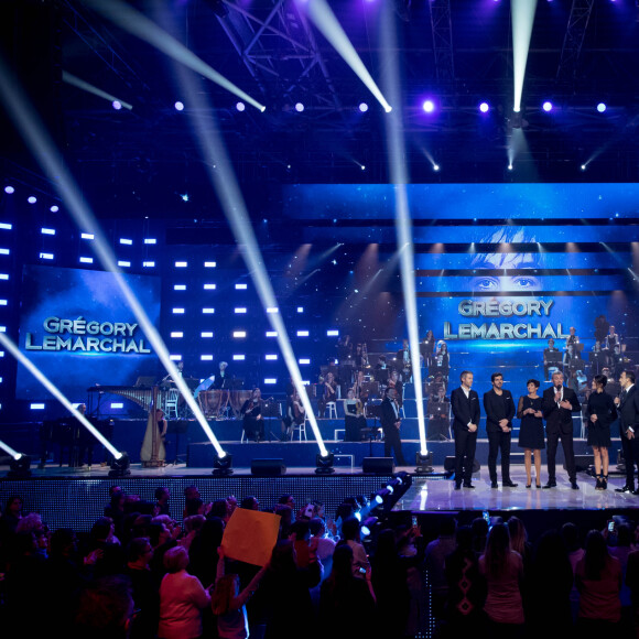 Lors du prochain prime, les élèves de la "Star Academy 2024" rendront hommage à Grégory Lemarchal
Exclusif - Mickaël Landreau, Patrick Fiori, Laurence et Pierre Lemarchal (Parents de Grégory Lemarchal), Karine Ferri, Nikos Aliagas - Emission hommage à "Grégory Lemarchal, 10 ans après l'histoire continue" au Zénith de Paris et retransmis en direct sur TF1 le 7 janvier 2017