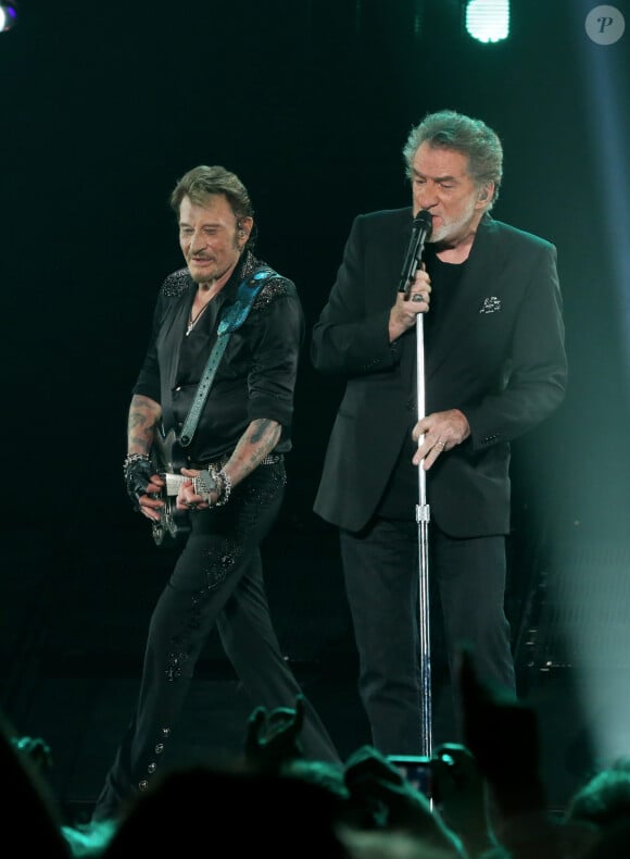 Exclusif - Eddy Mitchell - Johnny Hallyday en duo pour son 2eme concert de la tournee "Born Rocker Tour" au POPB de Bercy a Paris. Le 15 juin 2013