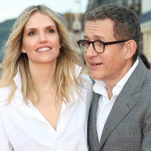 Retour sur leur rencontre
Laurence Arné et son compagnon Dany Boon sur le tapis rouge de la cérémonie de clôture du 38ème festival du film de Cabourg, France, le 15 juin 2024. Les Journées romantiques du 38ème Festival du film de Cabourg (Calvados) auront lieu du 12 au 16 juin. © Coadic Guirec/Bestimage 