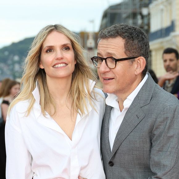 Retour sur leur rencontre
Laurence Arné et son compagnon Dany Boon sur le tapis rouge de la cérémonie de clôture du 38ème festival du film de Cabourg, France, le 15 juin 2024. Les Journées romantiques du 38ème Festival du film de Cabourg (Calvados) auront lieu du 12 au 16 juin. © Coadic Guirec/Bestimage 