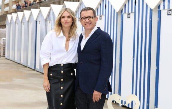 Laurence Arné et son compagnon Dany Boon au photocall du film "La Famille Hennedricks" lors du 38ème festival du film de Cabourg, France, le 15 juin 2024. Les Journées romantiques du 38ème Festival du film de Cabourg (Calvados) auront lieu du 12 au 16 juin. © Coadic Guirec/Bestimage 