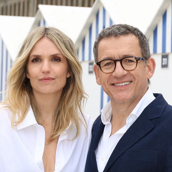 Laurence Arné et son compagnon Dany Boon au photocall du film "La Famille Hennedricks" lors du 38ème festival du film de Cabourg, France, le 15 juin 2024. Les Journées romantiques du 38ème Festival du film de Cabourg (Calvados) auront lieu du 12 au 16 juin. © Coadic Guirec/Bestimage 